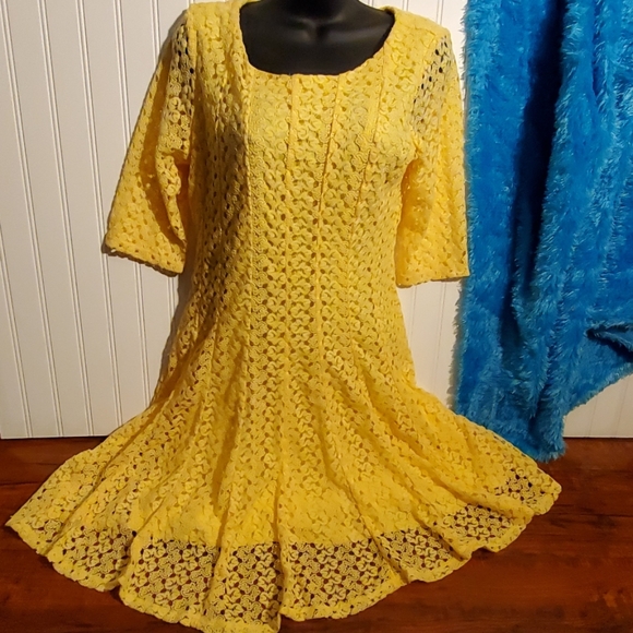 💛 NWT Sunshine Yellow Overlay Dress - Picture 6 of 6